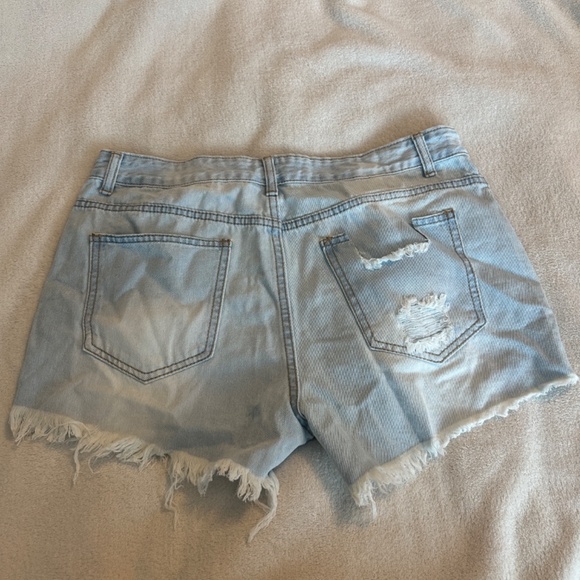 Shorts - Picture 4 of 5